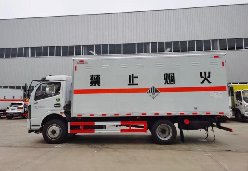東風凱普特K7雜項危險品廂式運輸車