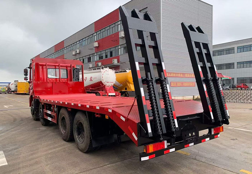 國(guó)六東風(fēng)錦程前四后八平板運(yùn)輸車(chē)