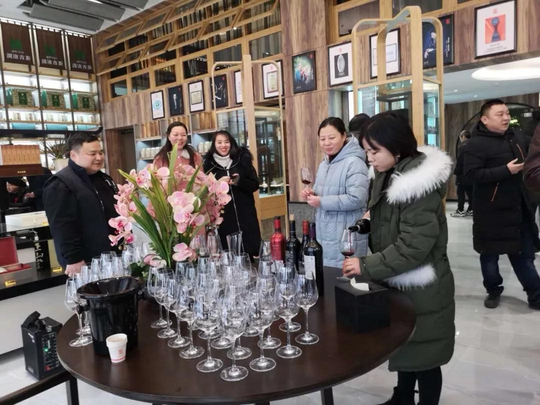 專題：程力匯隆重試營業(yè)，賓客盈門商賈名媛薈萃