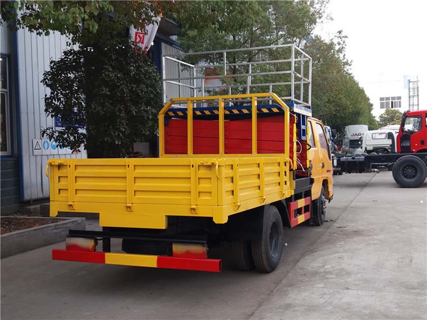 江鈴10米升降平臺式高空作業車